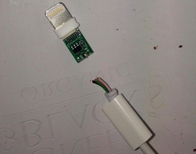 Como identificar cabo Lightning original da Apple 9 Cabo Lightning com defeito