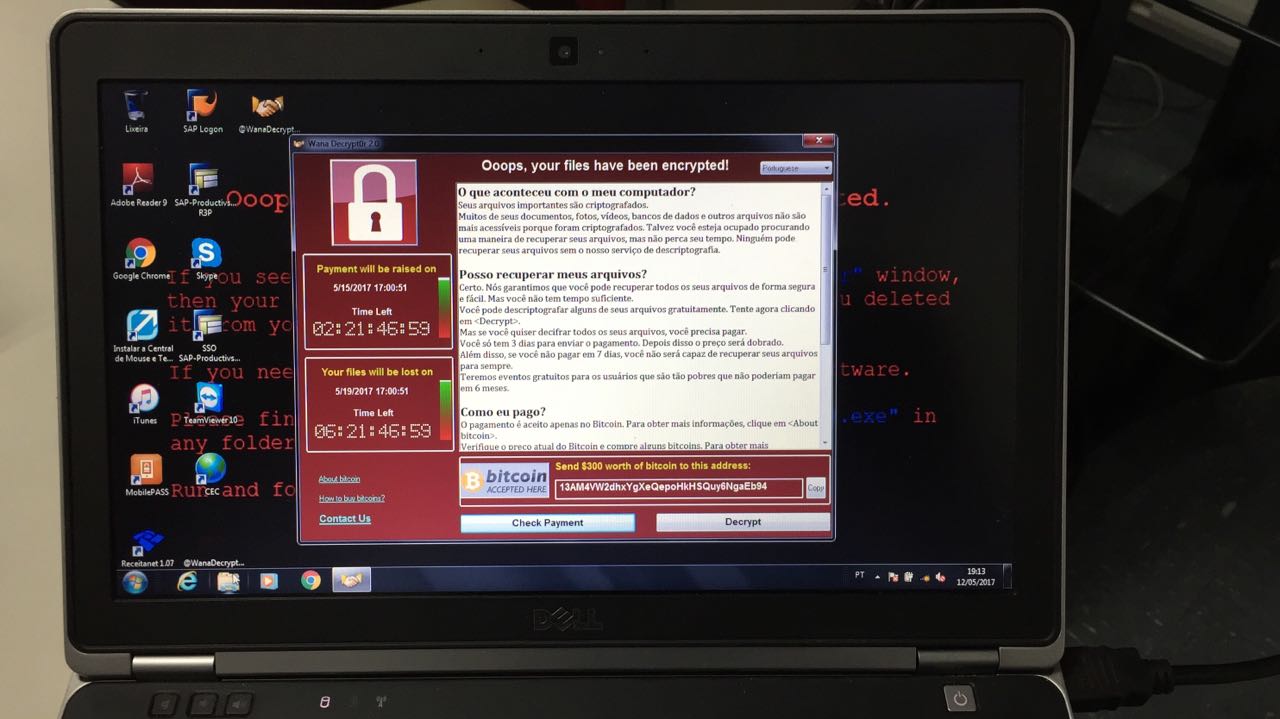 Um ataque cibernético global - Ransomware 2 Computador com Ransomware vírus