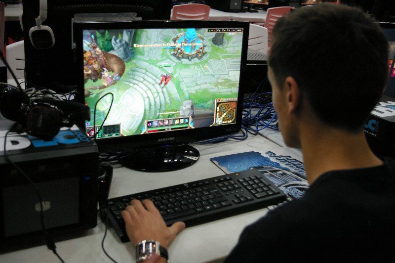 Jogos online: como melhorar a performance da sua máquina e se divertir sem dor de cabeça. 1 by Pablo029 (Author), CC Public Domain